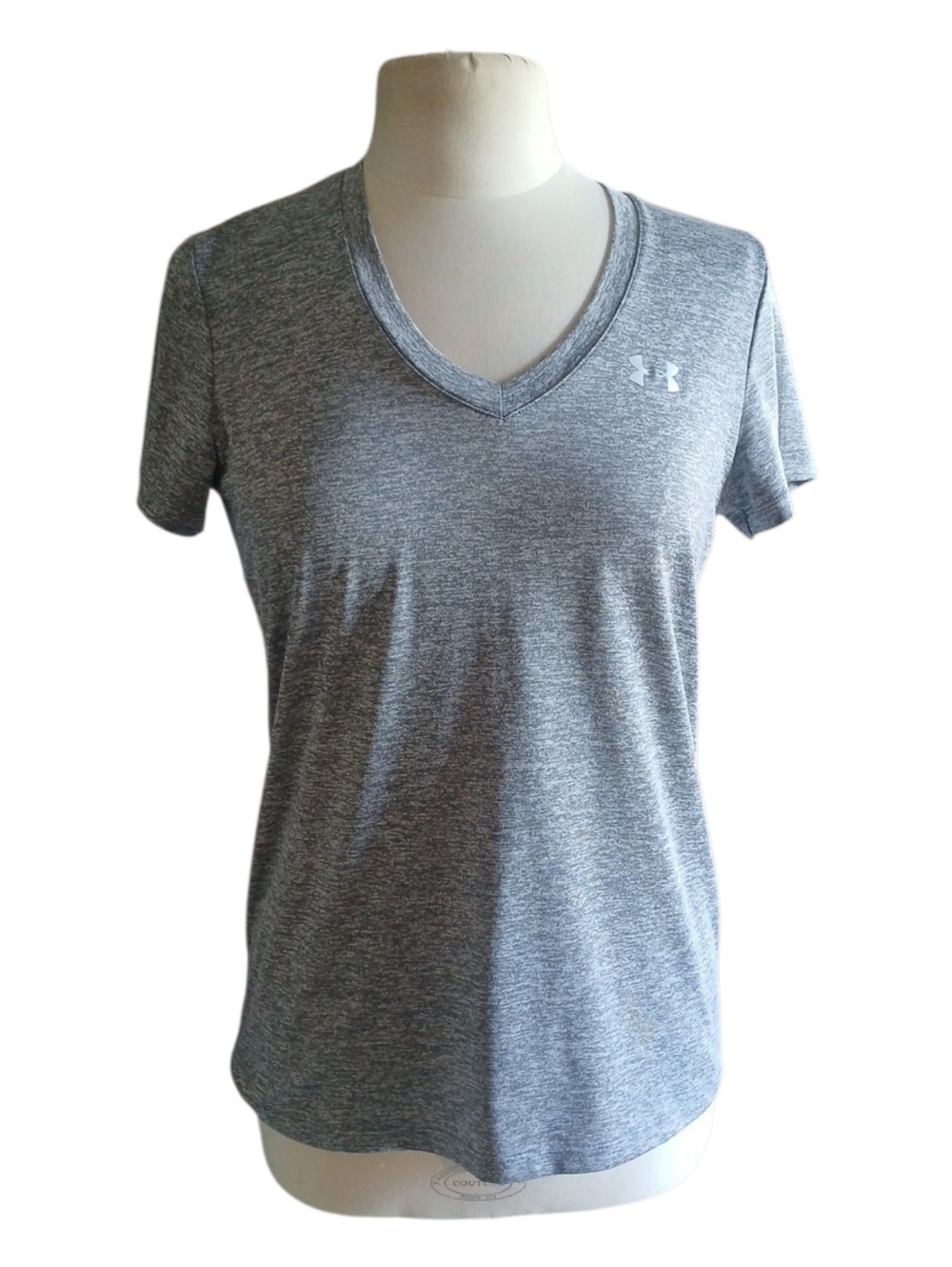 Under Armour Women’s Heather Gray V-Neck Short Sleeve Tee